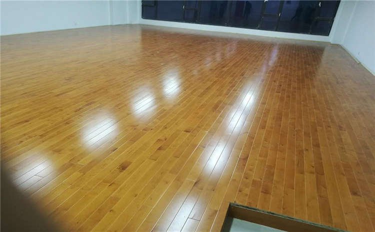 雨天汽车除雾KK体育开内循环还是外循环(下雨天除雾开内循环还是外循环)