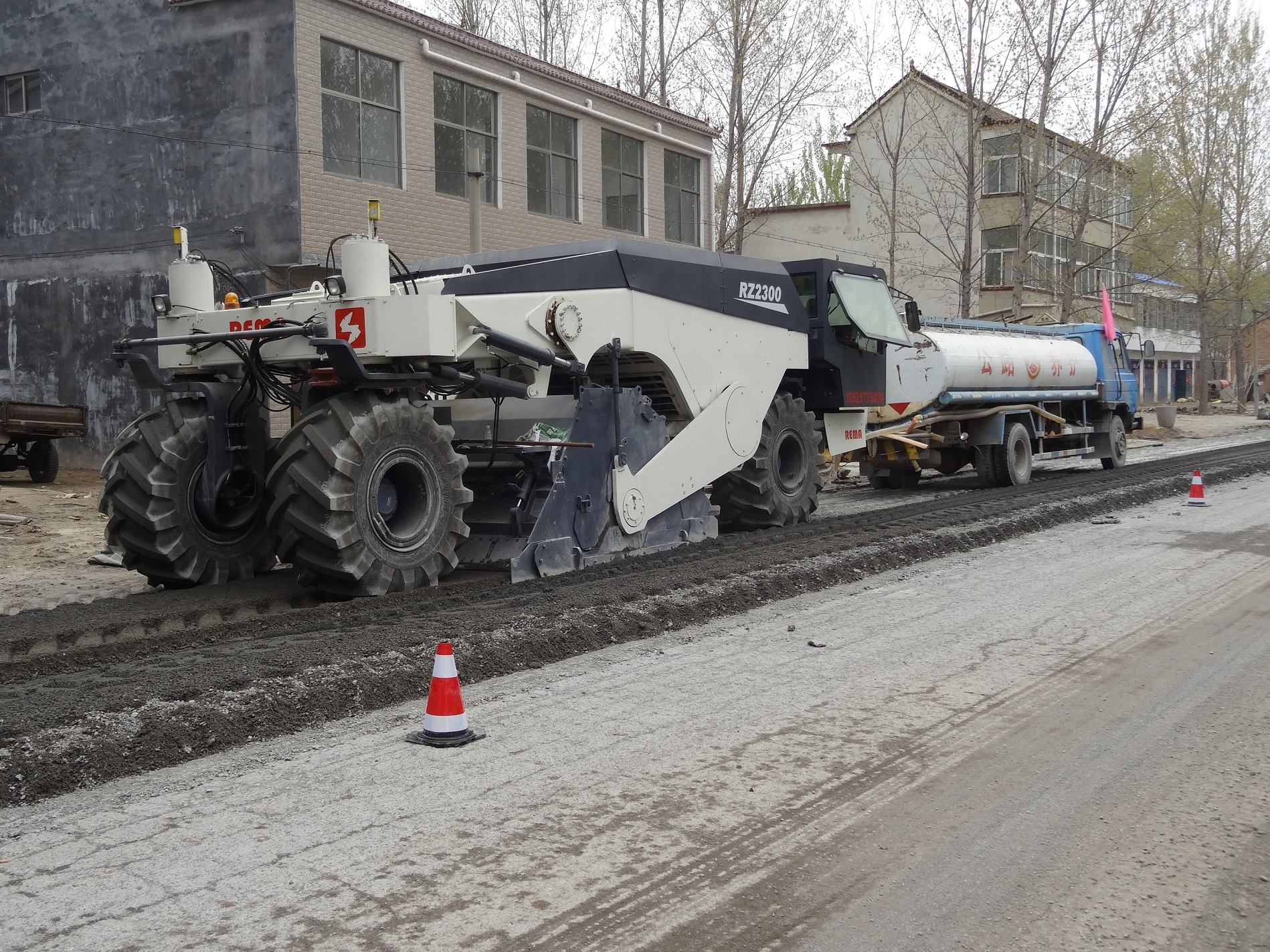 RZ2300，河南太康S211省道水穩(wěn)冷再生