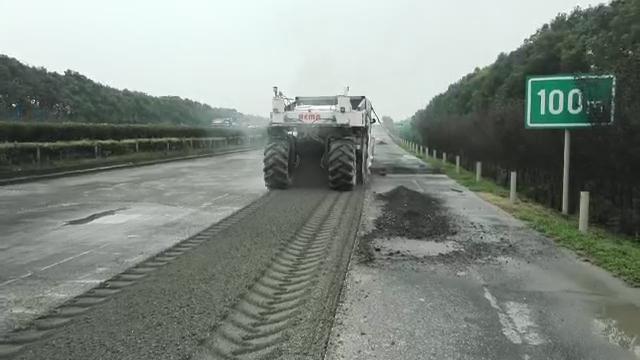 RZ2300，上海高速公路冷再生