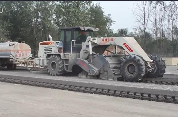 WR2300L，G311國道河南永城段冷再生